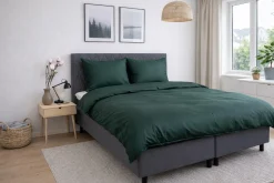 Bambus sengetøj 140x220 cm - 100% bambus - Mørkegrønt satinvævet
