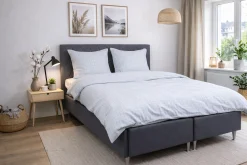 Dobbelt sengetøj 200x220 cm - 100% bomuld - Blåt med mørkeblå tern