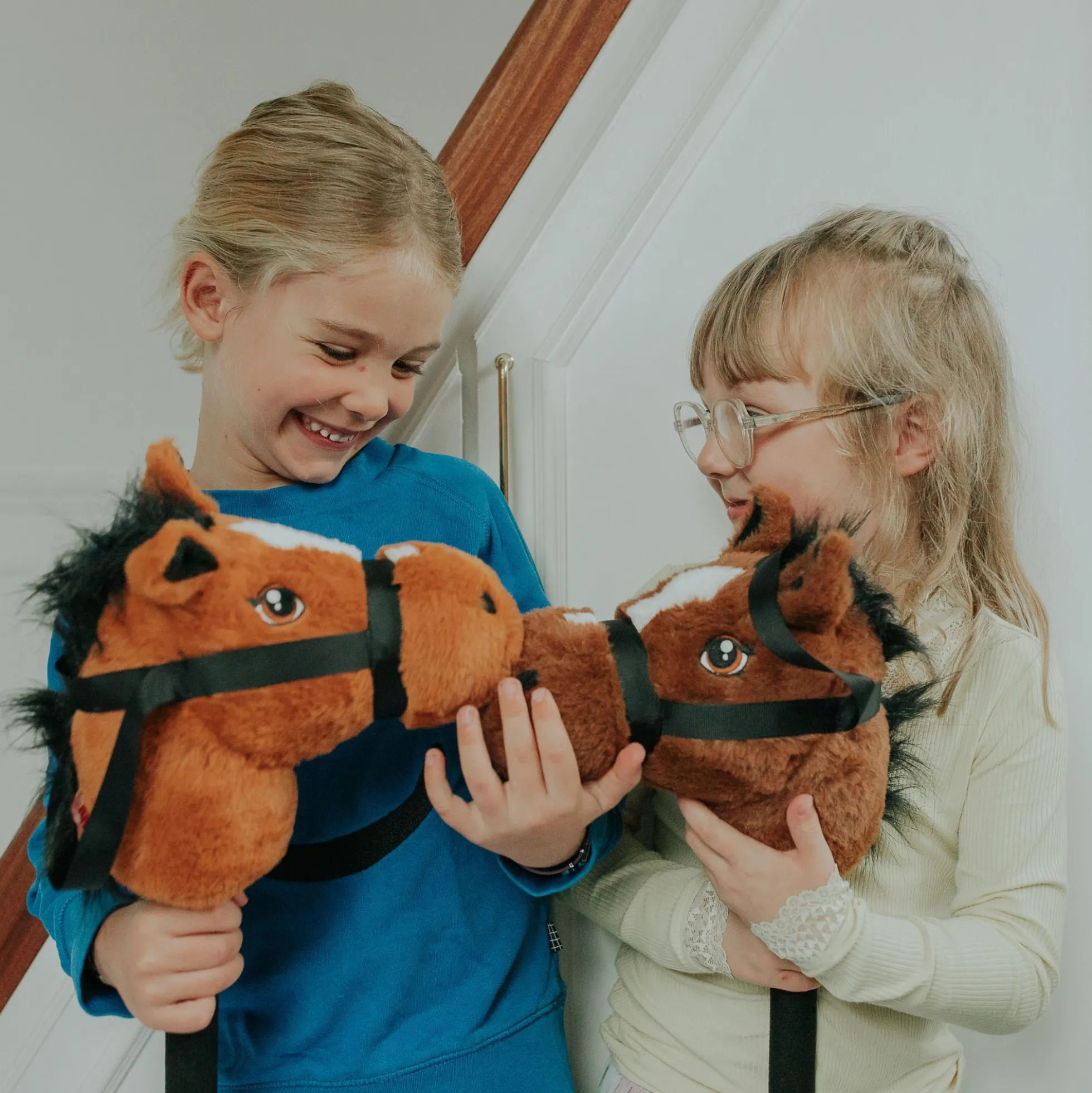 Kæphest 75 cm - Mørkebrun - Til rolleleg