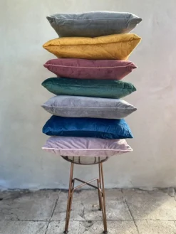 Pyntepude - 45x45 cm - Ensfarvet grå - Velour - Borg Living